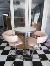 Retro pub table