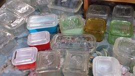 Much vintage kitchenware. Pyrex refrigerator dishes