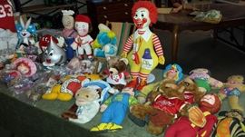 100's of vintage and collectible advertising collectibles