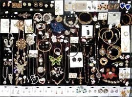 Rhinestone & Sparkly Jewelry