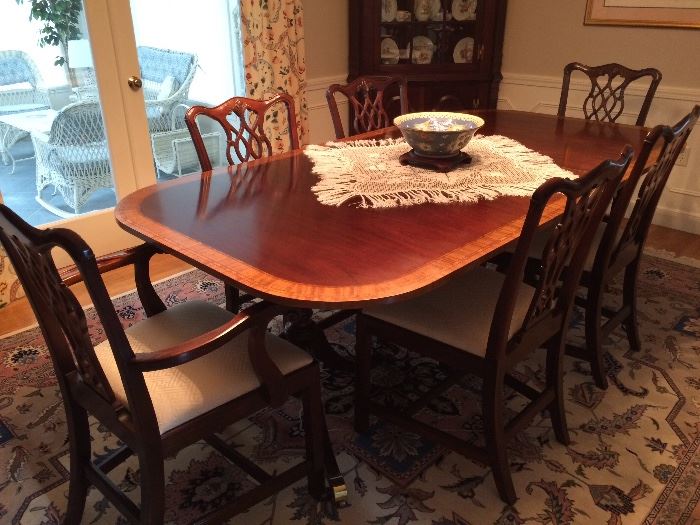 Beautiful Council Craftsman Dining Table with 3 leaves and 6 Chairs. Rug for sale too.