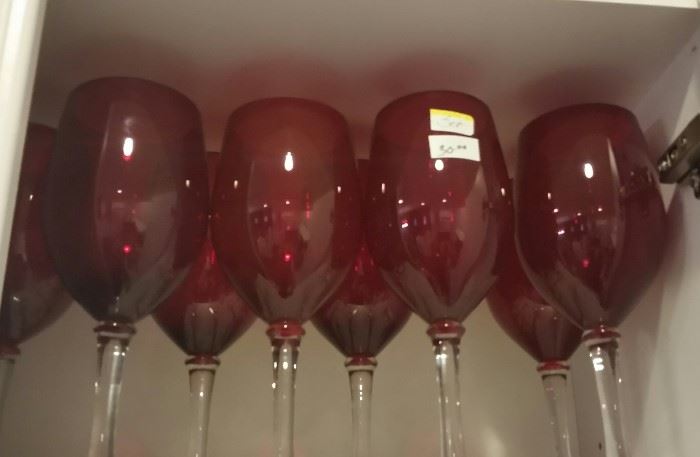 8 Red glasses.