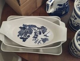 Blue willow bakeware