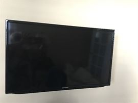 SAMSUNG FLAT SCREEN TV