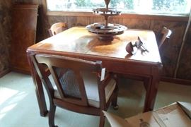 small table w/4 chairs