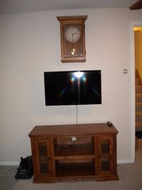 tv stand without wall mount but has table stand, Elgin Pendulum clock