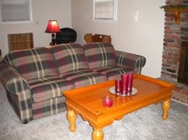 Matching solid wood end table, coffee table and sofa table