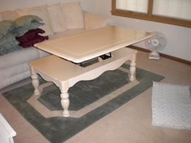 Coffee lift table