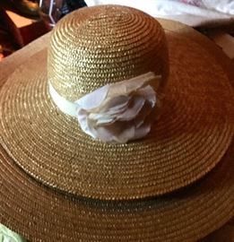 VINTAGE STRAW HATS