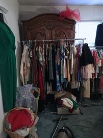 CHILDREN'S CLOTHING FROM THE 1930'S