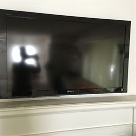 Sony 46" flat screen TV.