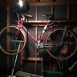 Men's vintage free spirit bike.