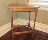 Very nice antique oak table with twist legs. A very functional piece in any size room.