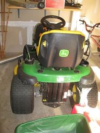 Tires on John Deere LA 135