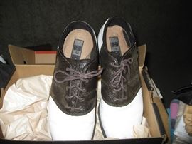 Men's size 11 golf shoes
