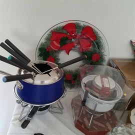 New Fondue set - Perfect for the Holidays! Large Wreath glass Platter. New! gift items!