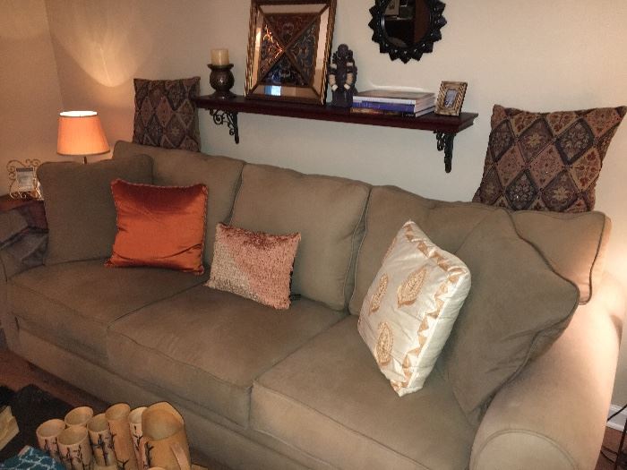 Estate/Tag Sale Inside Private Home in Baton Rouge, LA starts on 10/21/2016