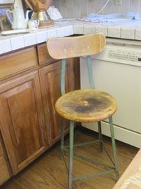 VINTAGE STOOL