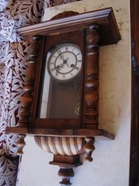 ANTIQUE WALL CLOCK
