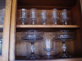 DAKOTA GLASS FERN AND BERRY PIECES