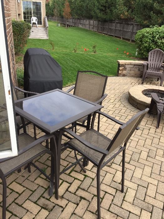 Outdoor pub table & chairs