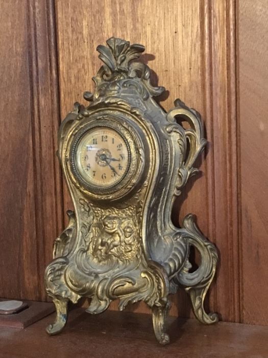 Antique mantel clock