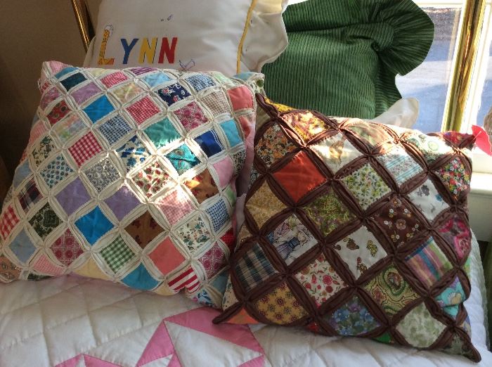 Quilted pillows --- Cathedral design