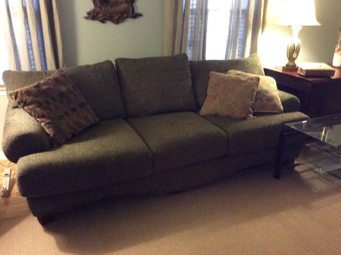 Great den sofa, fabulous condition and great color