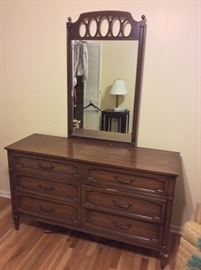 Matching dresser with mirrie