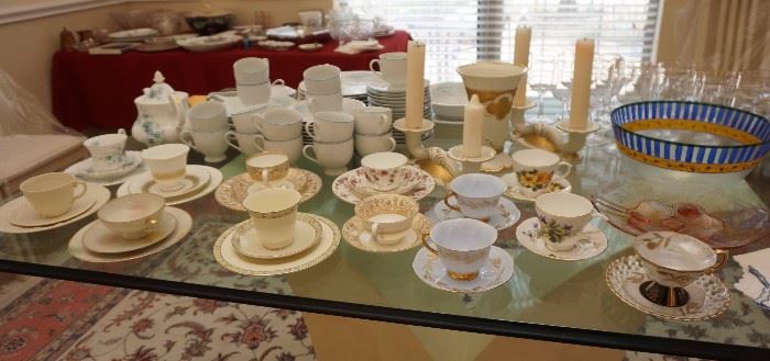 Cup and saucer sets 