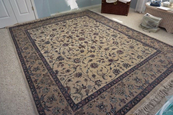 8 x 11 (approx) area rug