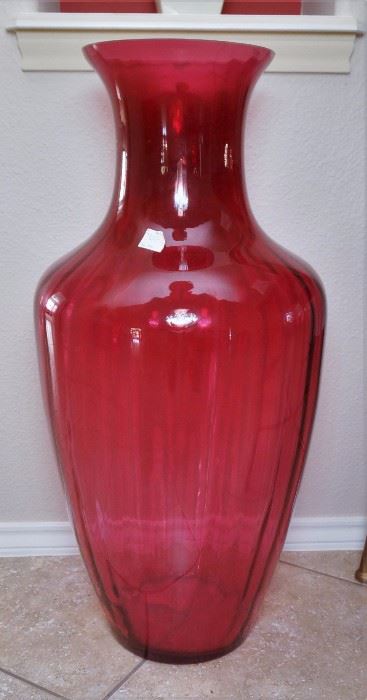 2 ft tall Pilgrim glass vase