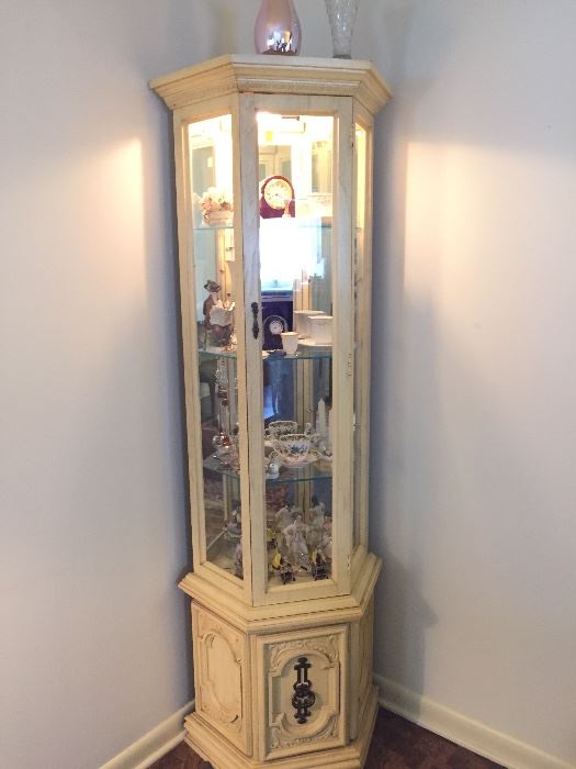 NICE SIZE LIGHTED CURIO CABINET (FILLED WITH COLLECTIBLES)