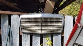Mercedes Grill with Emblem
