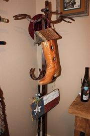 horseshoe coat rack, Texas décor, birdhouse
