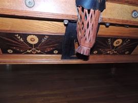 more of the detail on the sides of pool table