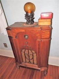 Philco Heterodyn 9 radio, works!
