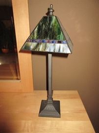 STAINED GLASS LAMP\