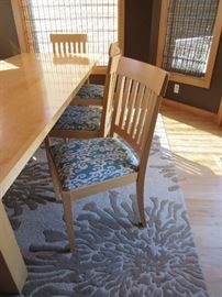 GREAT DETAIL ON THE CHAIRS / AREA RUG