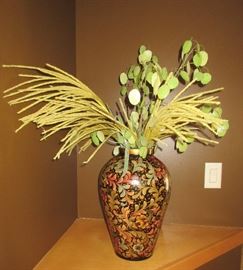 VASE WITH DRIED FLOWERS