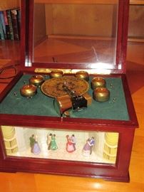 MUSICAL MOTION MUSIC BOX WITH METAL DISC'S
