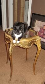 GOLD TABLE CAT NOT INCLUDED