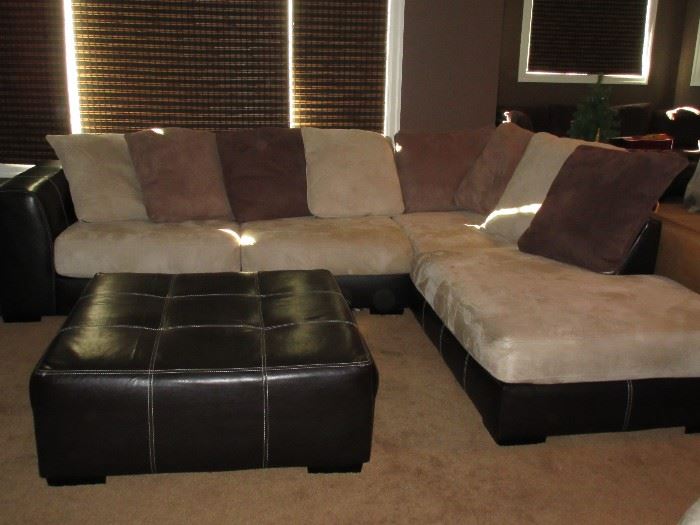 LARGE SECTIONAL / LARGE SQUARE LEATHER OTTOMAN