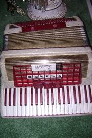 pinkie red accordion