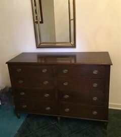 Dresser/Chest