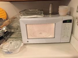 Microwave Oven, Pyrex bakeware