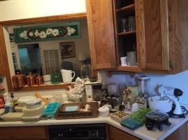 Sunbeam Mixer, Blender, Toaster, Miscellaneous items