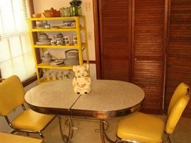 Mid Century Chrome/Mica Breakfast Coffee Diner Style Table with 2 Leather Chairs