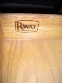 Rway Chest of drawers, dresser and mirror with matching end tables, also in excellent condition!