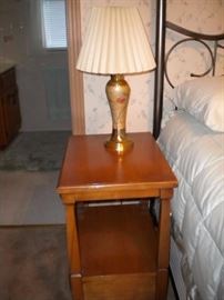 Rway Chest of drawers, dresser and mirror with matching end tables, also in excellent condition!